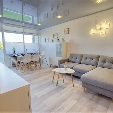 - Haus L, App 0l0210