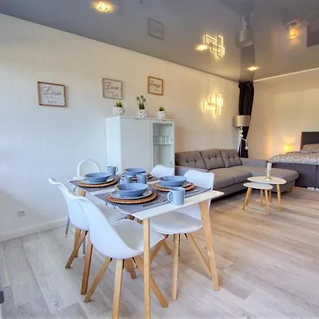 - Haus L, App 0l0210 公寓 *